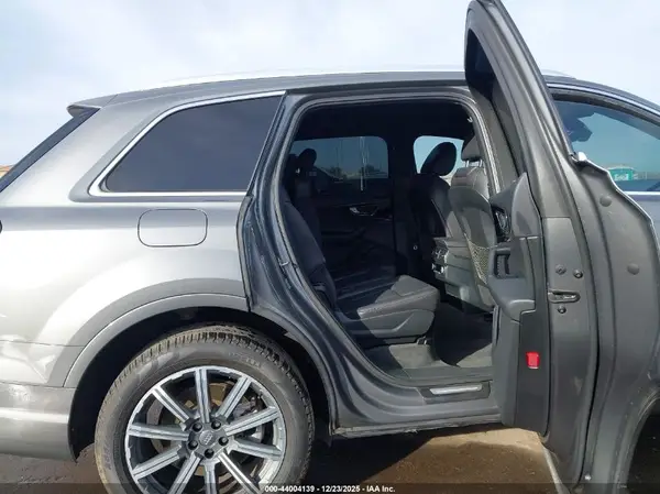 WA1LAAF73HD032881 2017 AUDI Q7 - Image 8