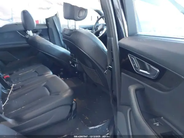 WA1LAAF73HD037658 2017 AUDI Q7 - Image 8