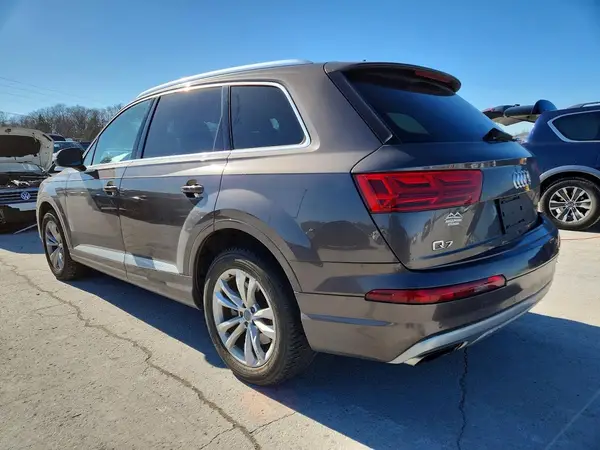 WA1LAAF73JD037391 2018 AUDI Q7 - Image 2