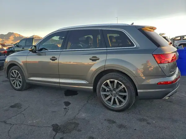 WA1LAAF74HD001350 2017 AUDI Q7 - Image 2