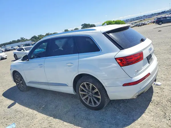 WA1LAAF74HD021260 2017 AUDI Q7 - Image 2