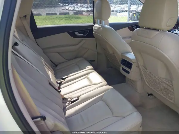WA1LAAF74HD023137 2017 AUDI Q7 - Image 8