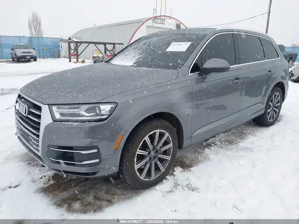 WA1LAAF74HD027821 2017 AUDI Q7 - Image 2