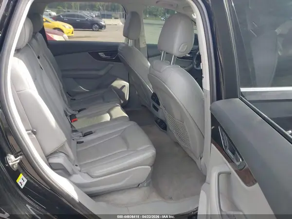 WA1LAAF74HD044151 2017 AUDI Q7 - Image 8