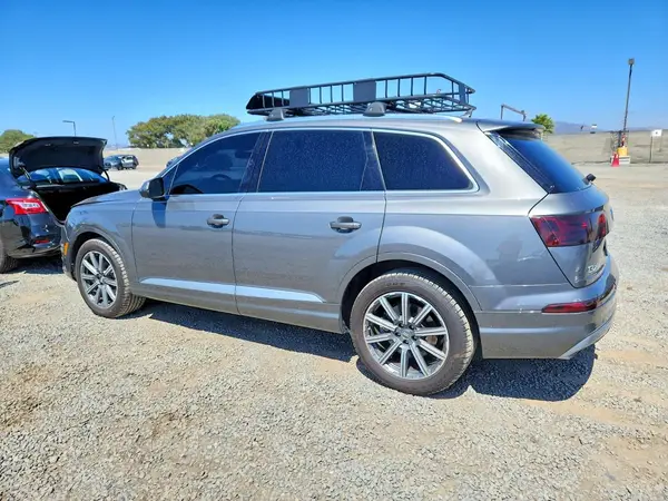 WA1LAAF74JD028294 2018 AUDI Q7 - Image 2