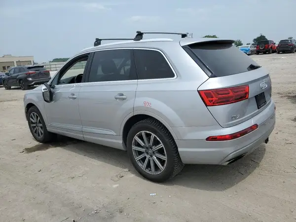 WA1LAAF74JD032250 2018 AUDI Q7 - Image 2