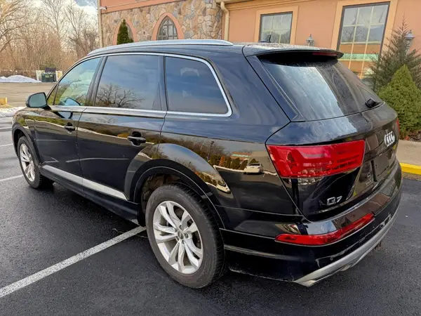 WA1LAAF74JD050151 2018 AUDI Q7 - Image 2