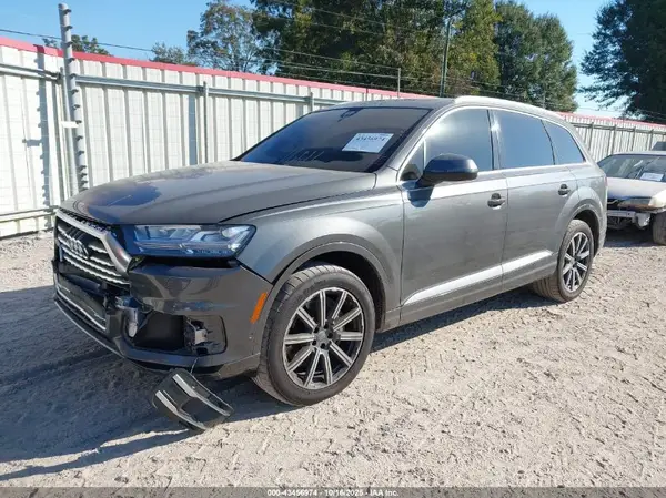 WA1LAAF74KD011383 2019 AUDI Q7 - Image 2