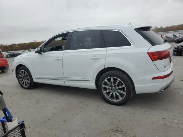 WA1LAAF74KD022089 2019 AUDI Q7 - Image 2