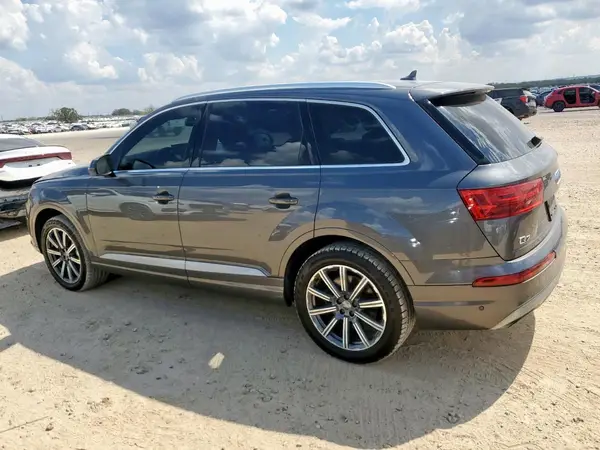 WA1LAAF74KD030516 2019 AUDI Q7 - Image 2