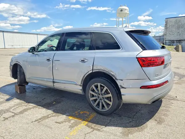 WA1LAAF74KD040155 2019 AUDI Q7 - Image 2