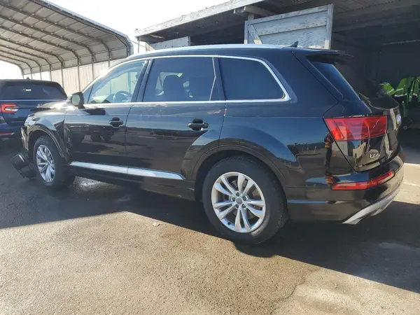 WA1LAAF74KD045825 2019 AUDI Q7 - Image 2