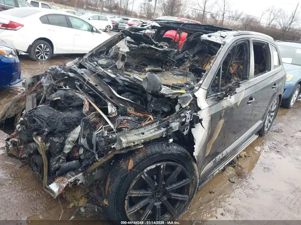 WA1LAAF75HD015547 2017 AUDI Q7 - Image 2