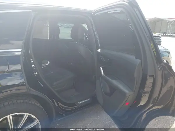 WA1LAAF75HD018030 2017 AUDI Q7 - Image 8