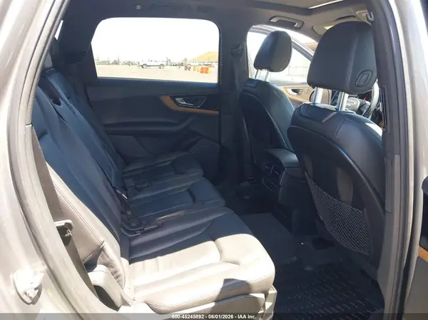 WA1LAAF75HD025804 2017 AUDI Q7 - Image 8