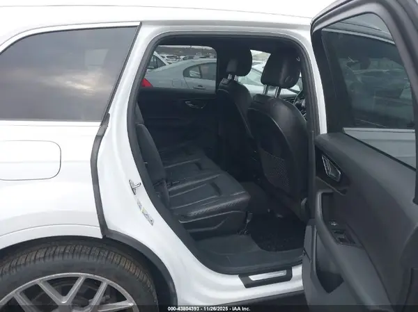 WA1LAAF75HD030243 2017 AUDI Q7 - Image 8