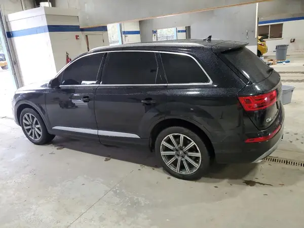 WA1LAAF75HD041081 2017 AUDI Q7 - Image 2
