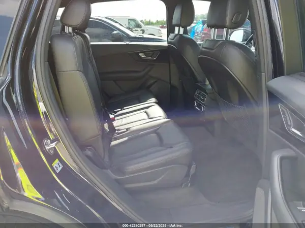 WA1LAAF75HD047186 2017 AUDI Q7 - Image 8