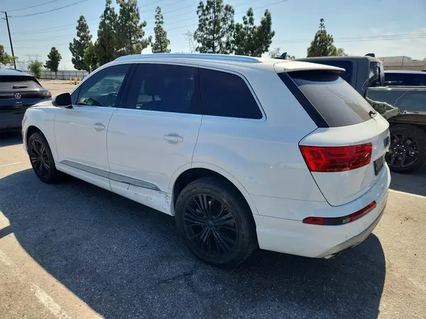 WA1LAAF75HD048726 2026 AUDI Q7 - Image 2