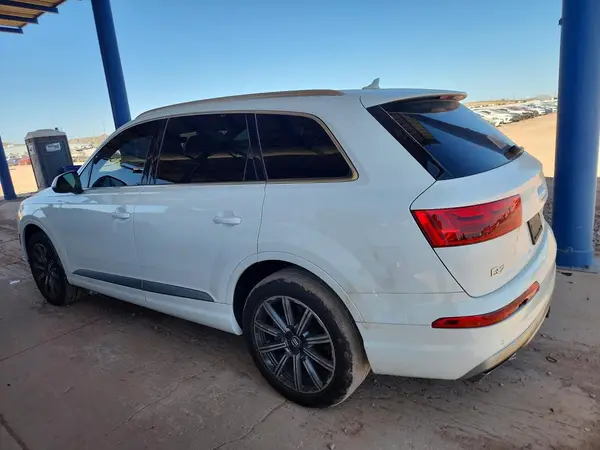 WA1LAAF75HD059404 2017 AUDI Q7 - Image 2