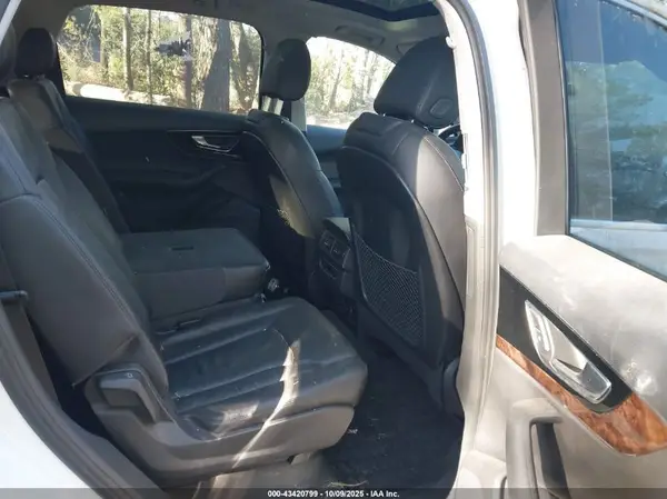 WA1LAAF75JD022214 2018 AUDI Q7 - Image 8