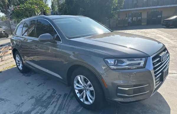 WA1LAAF75JD050269 2018 AUDI Q7 - Image 1