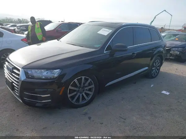 WA1LAAF75JD054810 2018 AUDI Q7 - Image 2