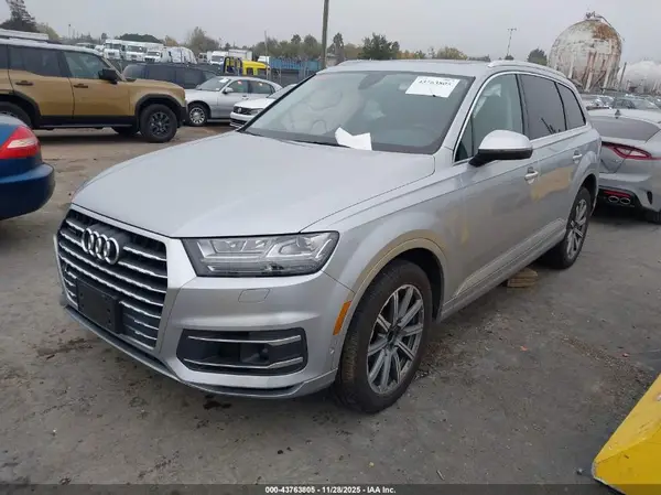 WA1LAAF75KD005155 2019 AUDI Q7 - Image 2