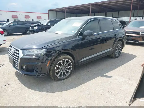 WA1LAAF75KD036034 2019 AUDI Q7 - Image 2