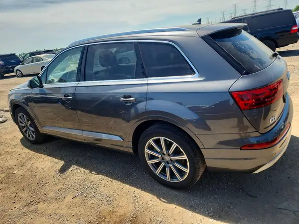 WA1LAAF75KD040813 2019 AUDI Q7 - Image 2