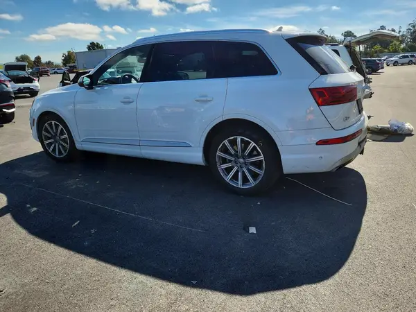 WA1LAAF75KD046868 2019 AUDI Q7 - Image 2