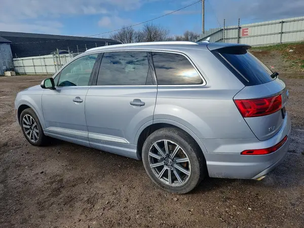 WA1LAAF76HD005612 2017 AUDI Q7 - Image 2