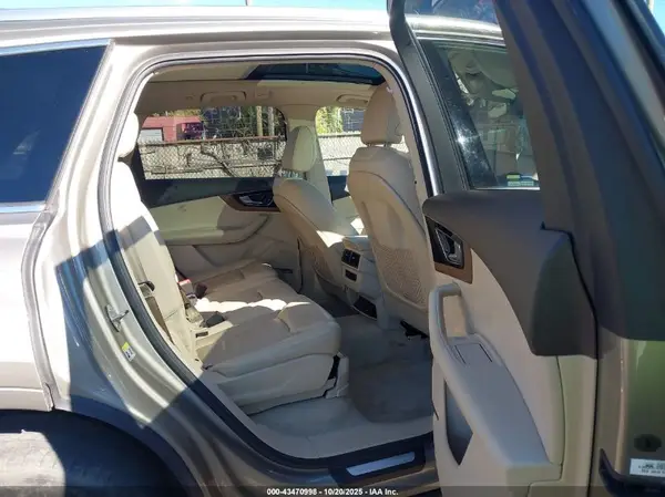 WA1LAAF76HD021762 2017 AUDI Q7 - Image 8