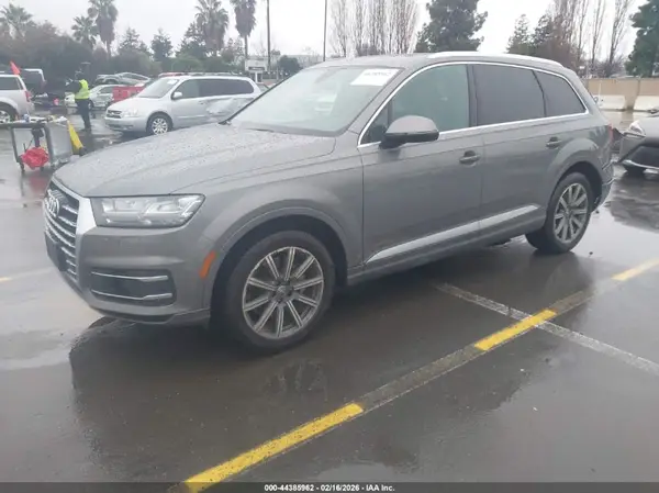 WA1LAAF76HD038240 2017 AUDI Q7 - Image 2