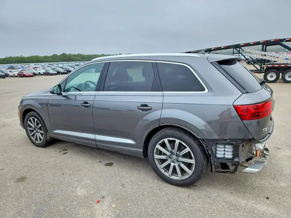 WA1LAAF76KD001583 2019 AUDI Q7 - Image 2