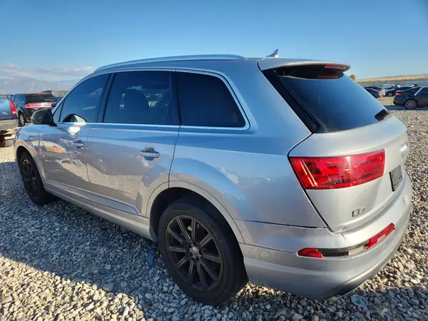 WA1LAAF76KD022644 2019 AUDI Q7 - Image 2