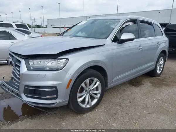 WA1LAAF76KD042912 2019 AUDI Q7 - Image 2