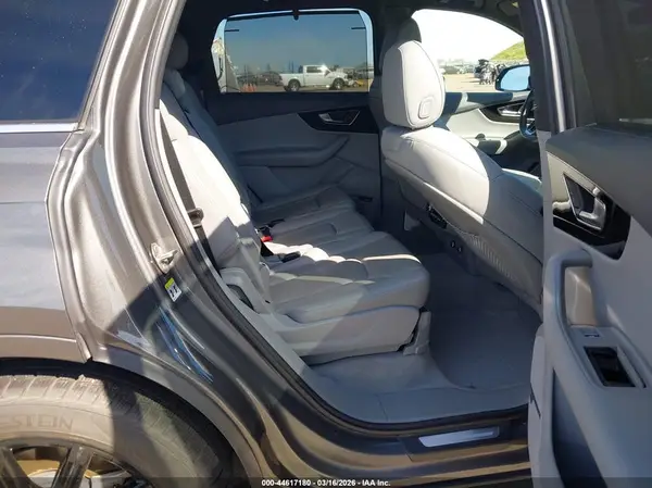 WA1LAAF76KD046734 2019 AUDI Q7 - Image 8
