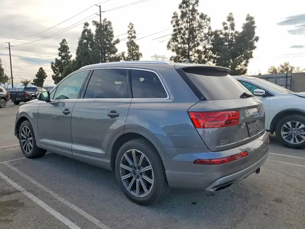 WA1LAAF77HD000886 2017 AUDI Q7 - Image 2
