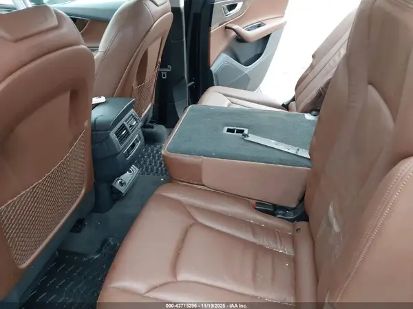 WA1LAAF77HD007496 2017 AUDI Q7 - Image 8