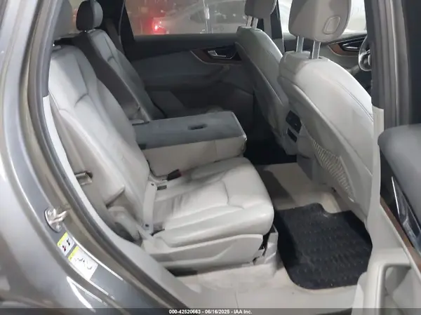 WA1LAAF77HD020300 2017 AUDI Q7 - Image 8