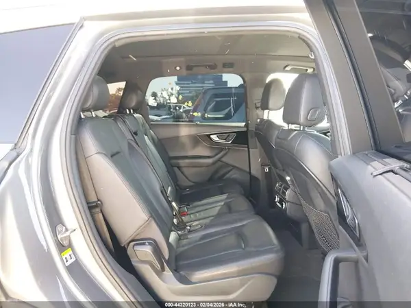 WA1LAAF77HD021740 2017 AUDI Q7 - Image 8