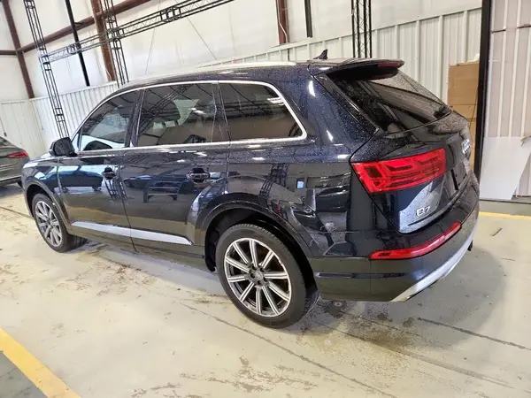 WA1LAAF77HD022256 2017 AUDI Q7 - Image 2