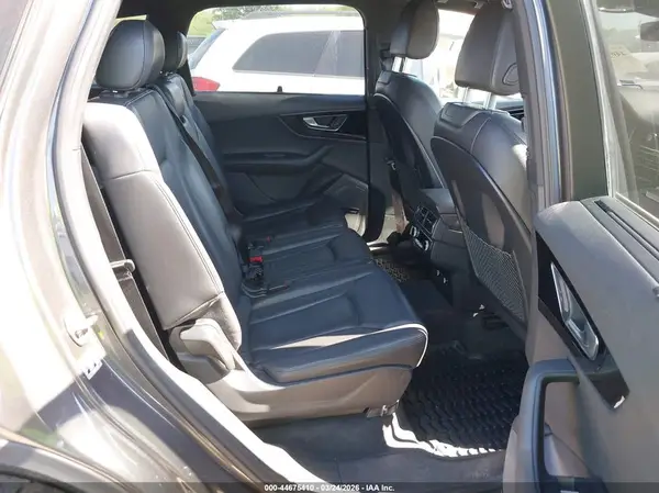 WA1LAAF77JD044957 2018 AUDI Q7 - Image 8