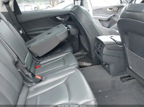 WA1LAAF77KD043812 2019 AUDI Q7 - Image 8