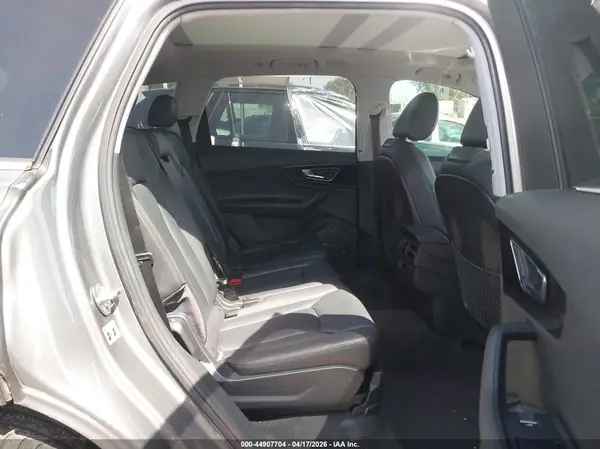 WA1LAAF78HD000850 2017 AUDI Q7 - Image 8