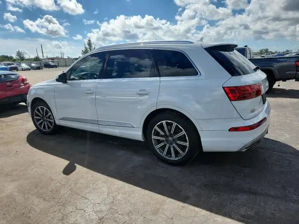 WA1LAAF78HD005451 2017 AUDI Q7 - Image 2