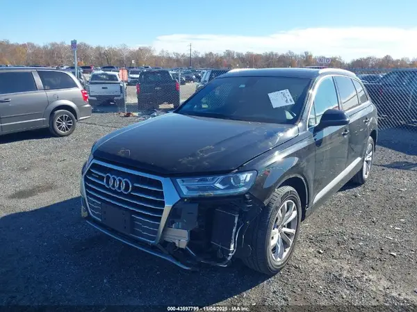 WA1LAAF78HD007197 2017 AUDI Q7 - Image 2
