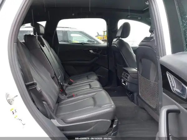WA1LAAF78HD011055 2017 AUDI Q7 - Image 8