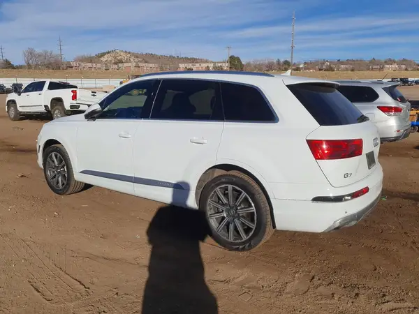 WA1LAAF78HD017843 2017 AUDI Q7 - Image 2